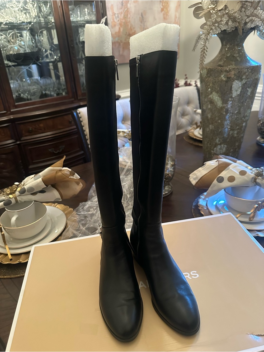 Slightly Worn Size 8 Michael Kors Hamilton Tall Black Riding Boot